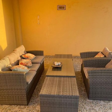 דקר Residence Adja Binta Kane Sour מראה חיצוני תמונה