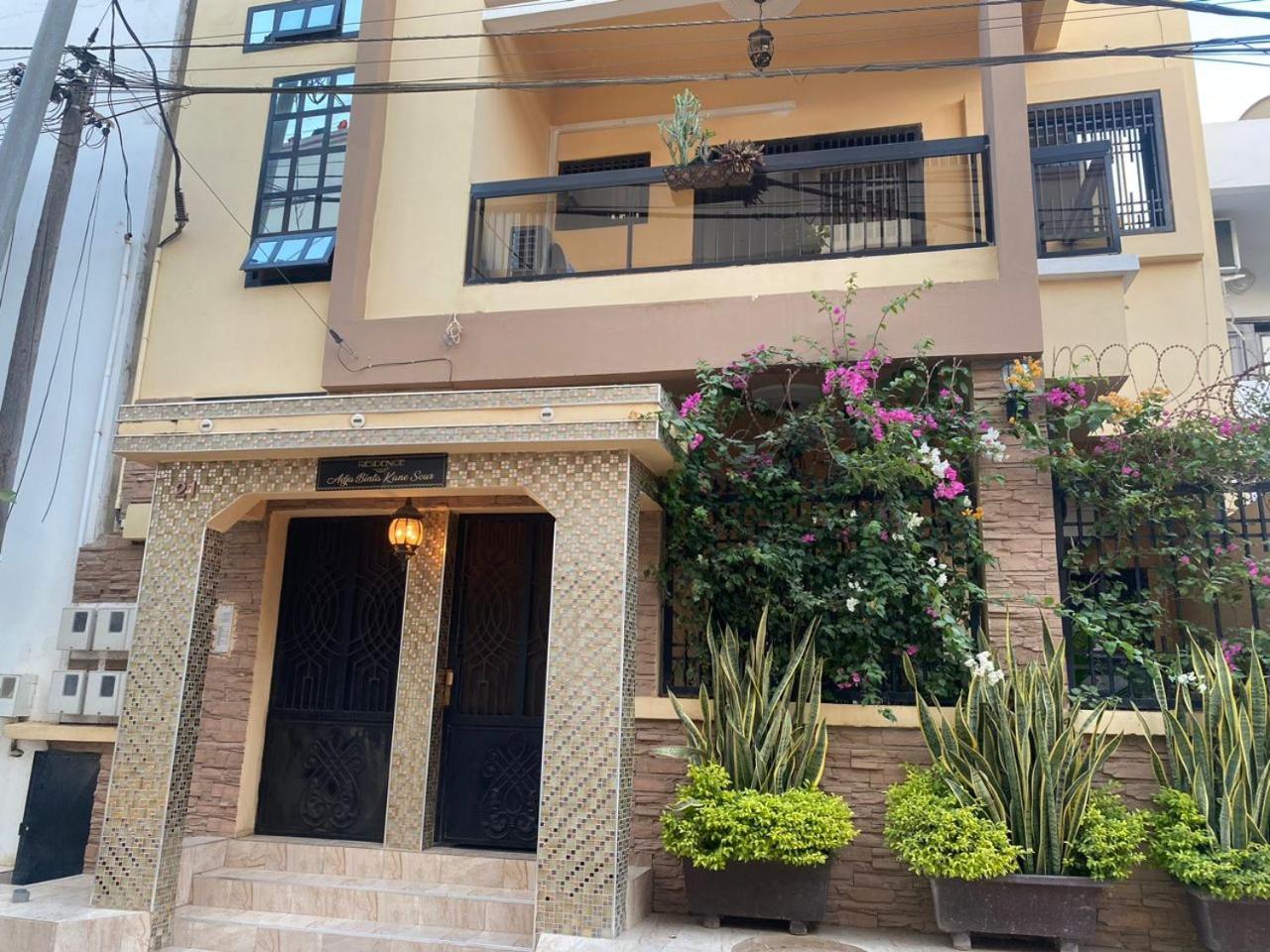 דקר Residence Adja Binta Kane Sour מראה חיצוני תמונה